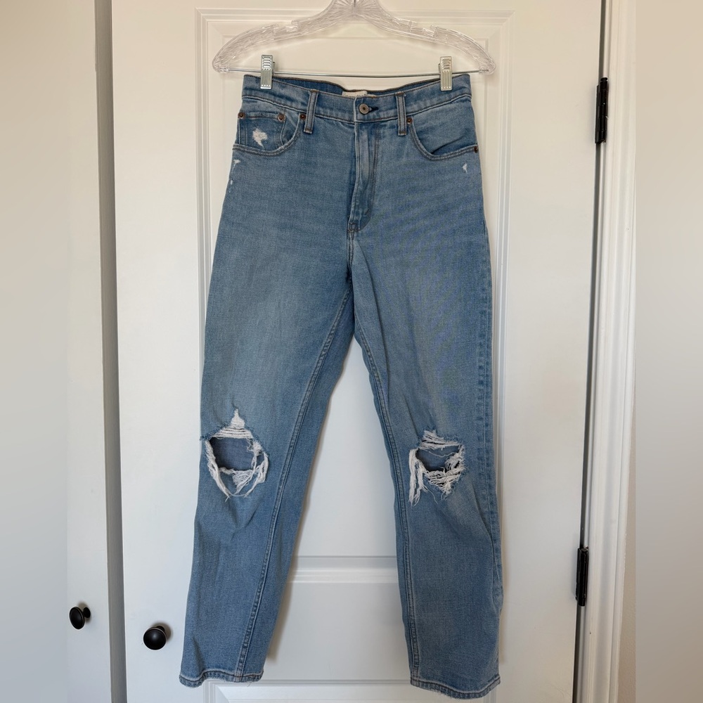 Abercrombie & Fitch The Mom High Rise Jeans